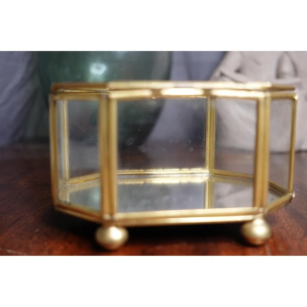 glass gold trim and‎ hinged lid footed octagon jewelry box with mirrored base